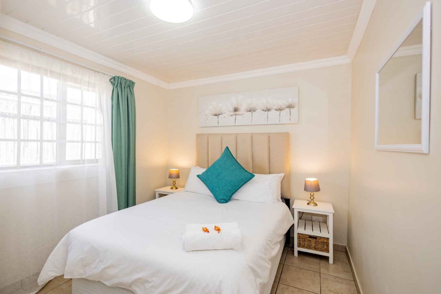 To Let 2 Bedroom Property for Rent in Oakdale Western Cape